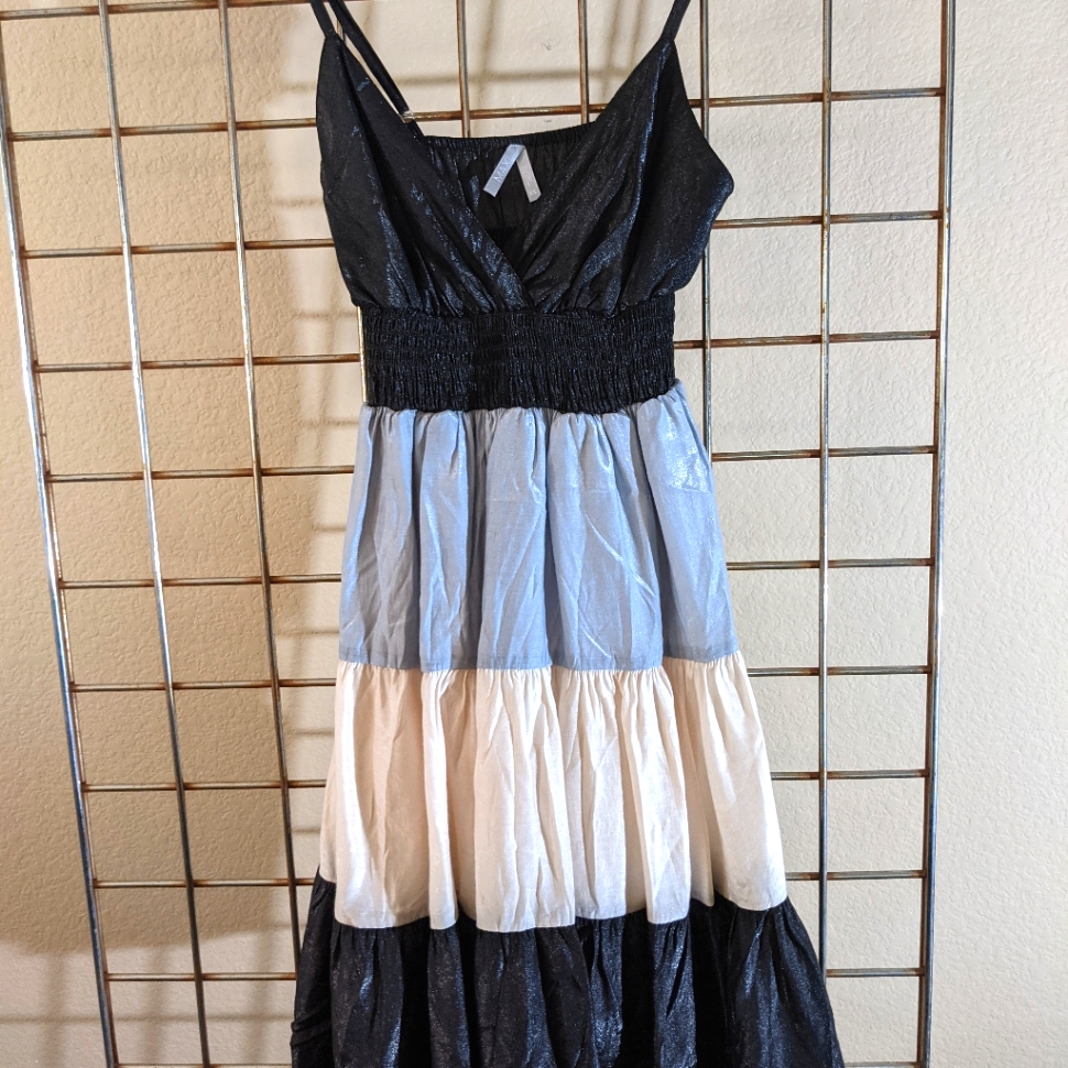 Dress: Lovely Max Rove Tri-Color Tier Dress.Size: X-Small